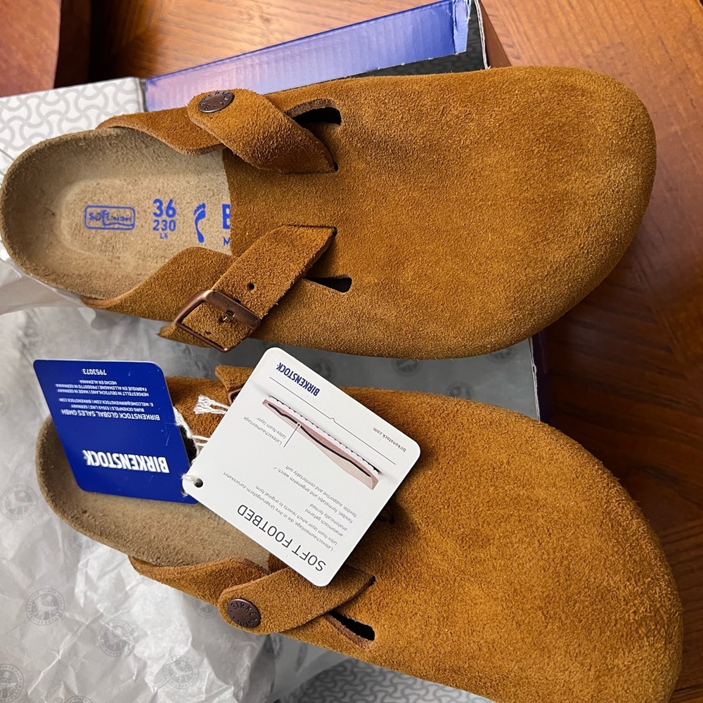 Birkenstock Women's Brown (MINK) Suede Soft Footed size 36 / 5.5US